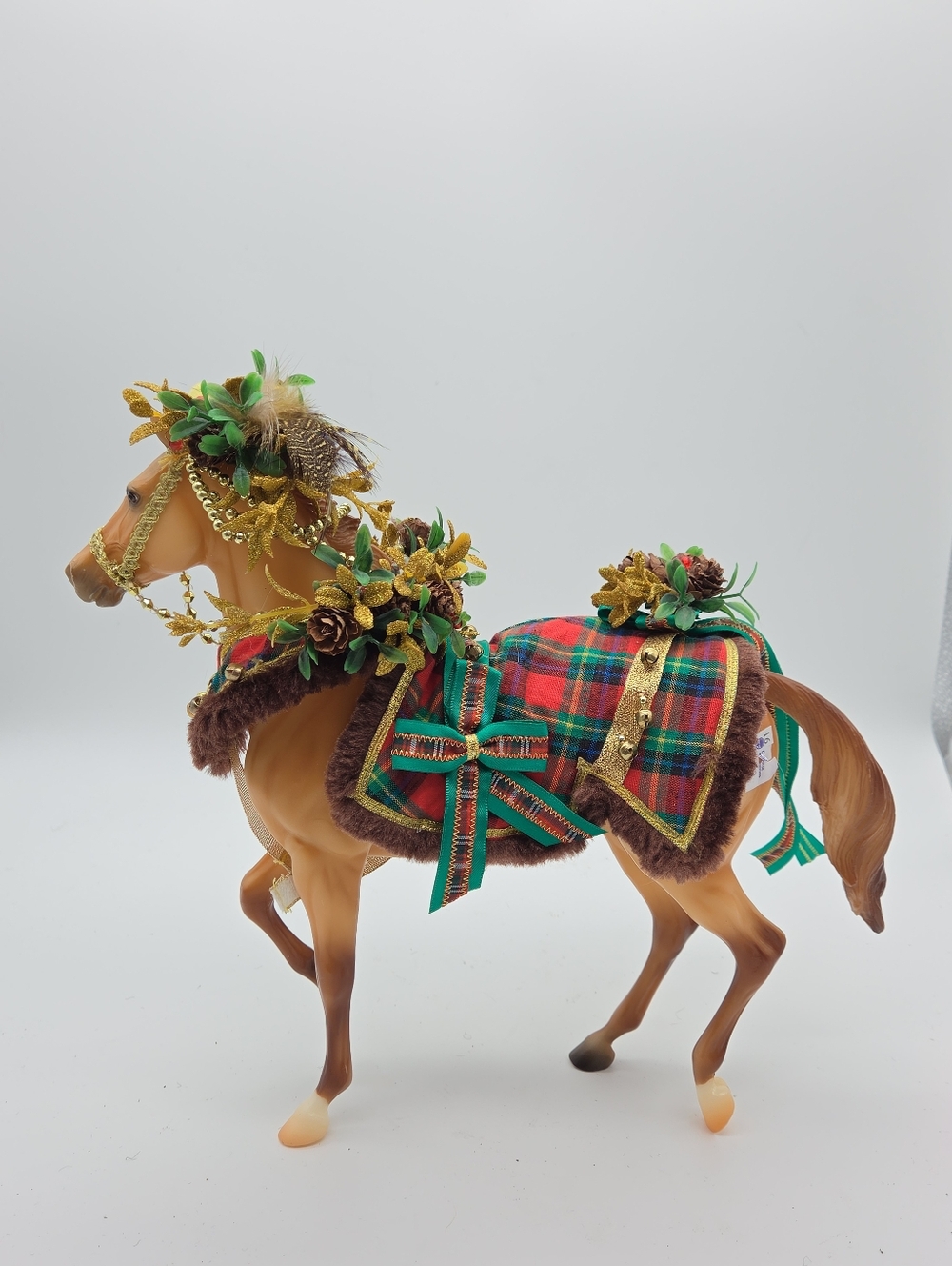 Breyer 2016 Holiday Horse Woodland Splendor Christmas